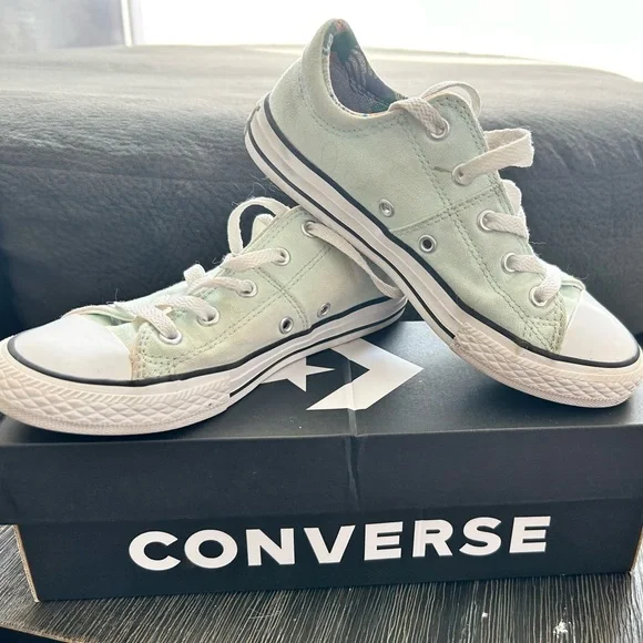 Light blue Converse Low Top. Sole in near perfect condition. - Picture 1 of 4